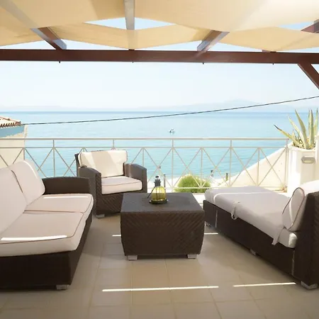 Agali 2 Superior Mezonet Front Of The Sea Apartment Akrogiali Exterior photo