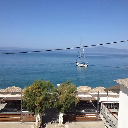 Agali 2 Superior Mezonet Front Of The Sea Apartment Akrogiali Exterior photo